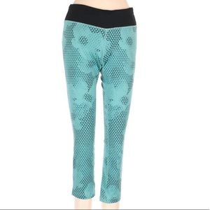 Nike floral Capri yoga leggings Dri-fit